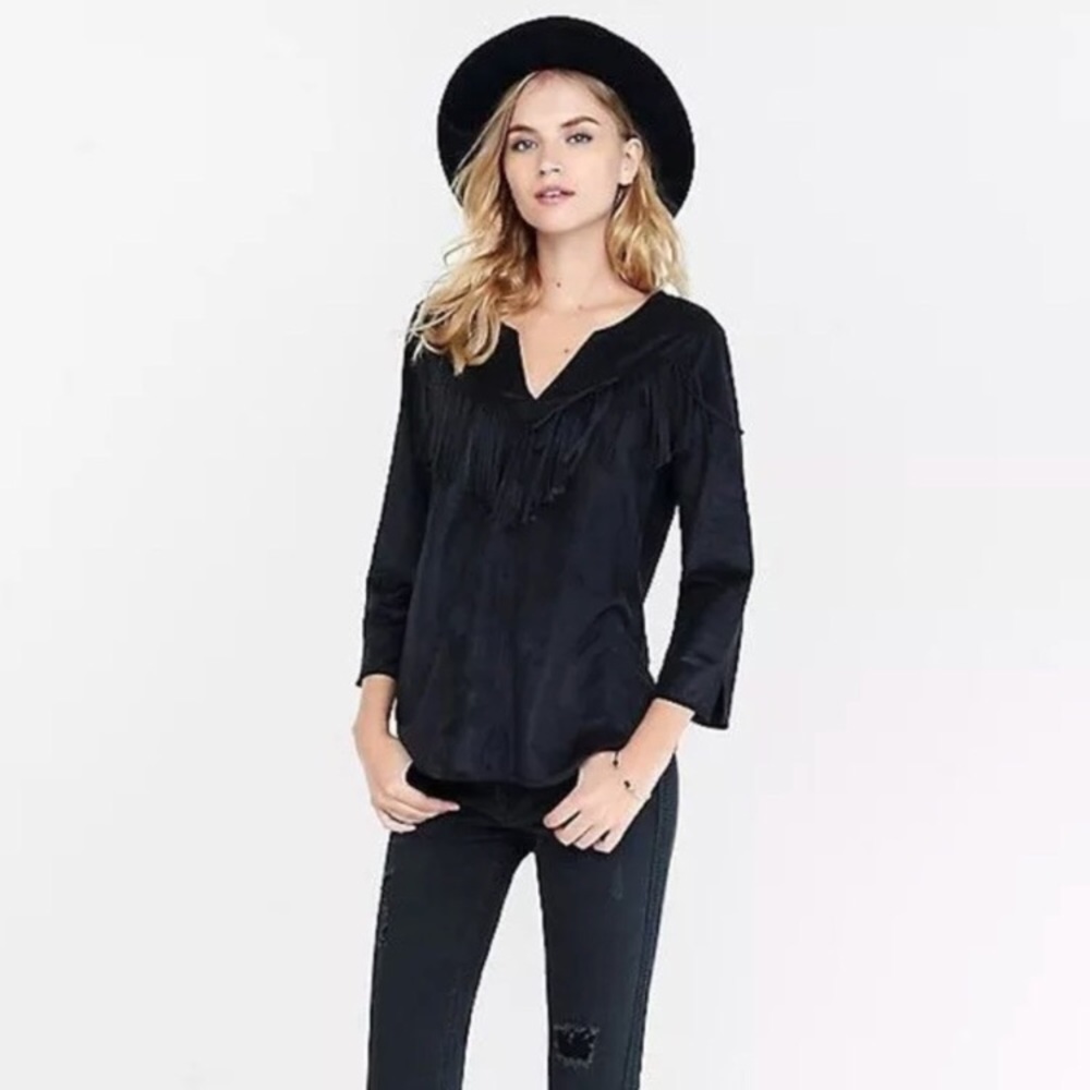 🦩5 for $20 sale🦩 NWOT Express Suede Fringed Top